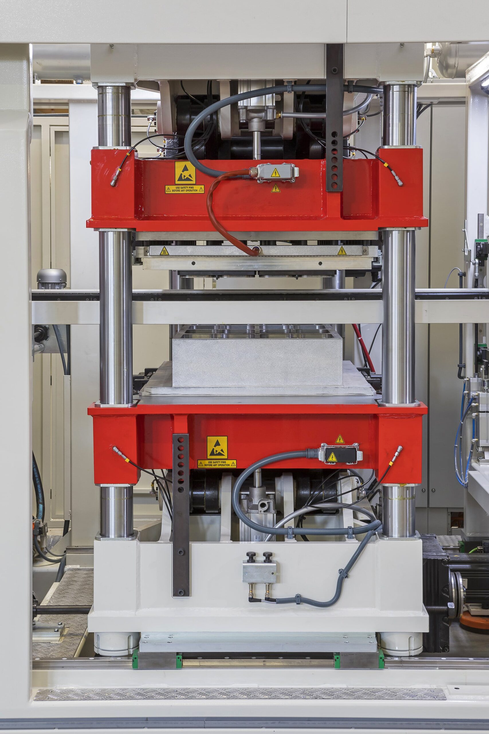 TS-1000 Thermoforming machine - cutting station - kesim istasyonu -min